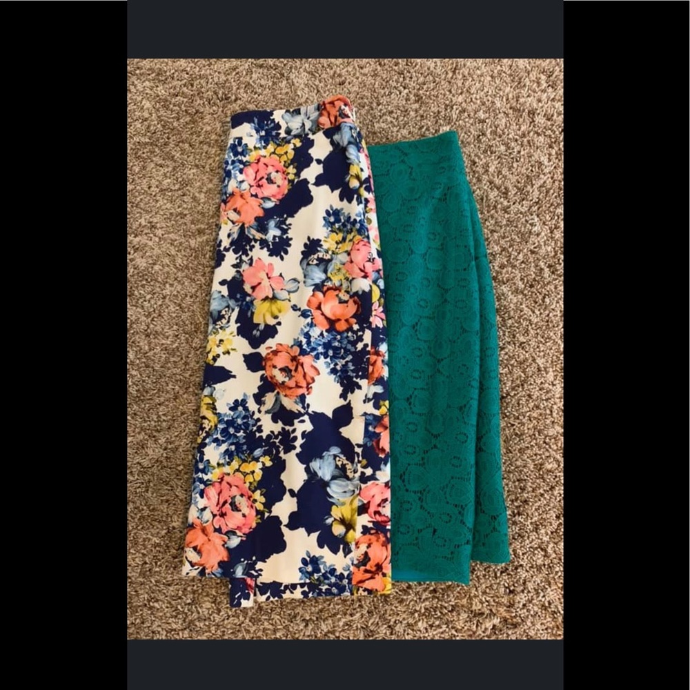 2 skirts, Knee length!